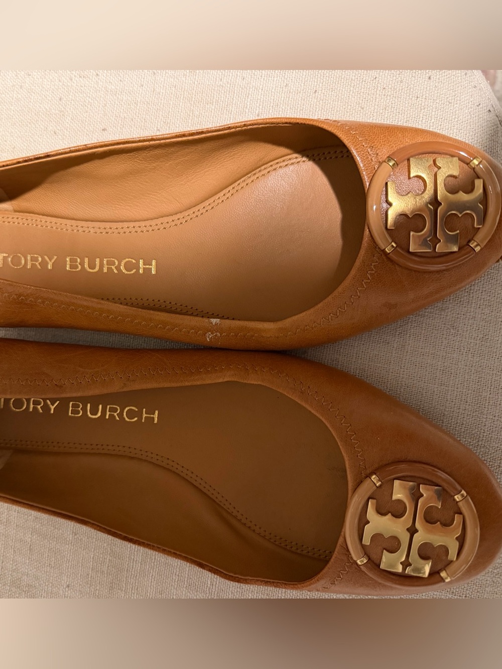 Tory Burch Reva Leather Ballet Flats – Tan/Cognac – Gold & Tortoise Resin Logo
